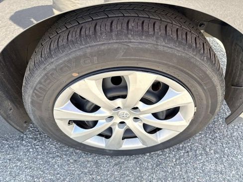 Used 2024 Toyota Corolla LE image 12