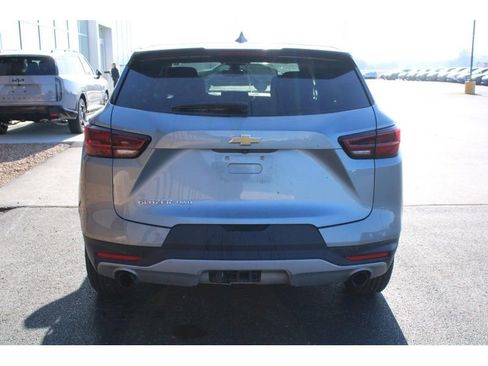 Used 2025 Chevrolet Blazer LT image 4