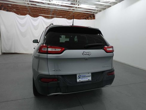 Used 2016 Jeep Cherokee Limited AWD/4WD image 7