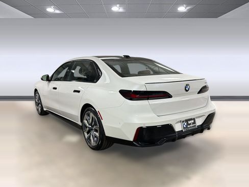 Used 2026 BMW 740i w/ Premium Package RWD image 3