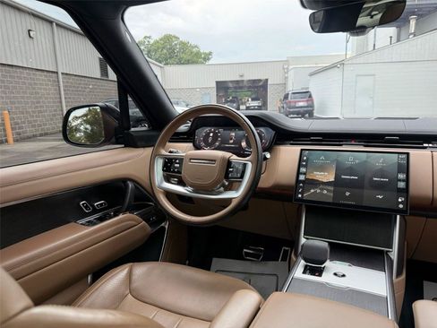 Used 2025 Land Rover Range Rover SE AWD/4WD image 36