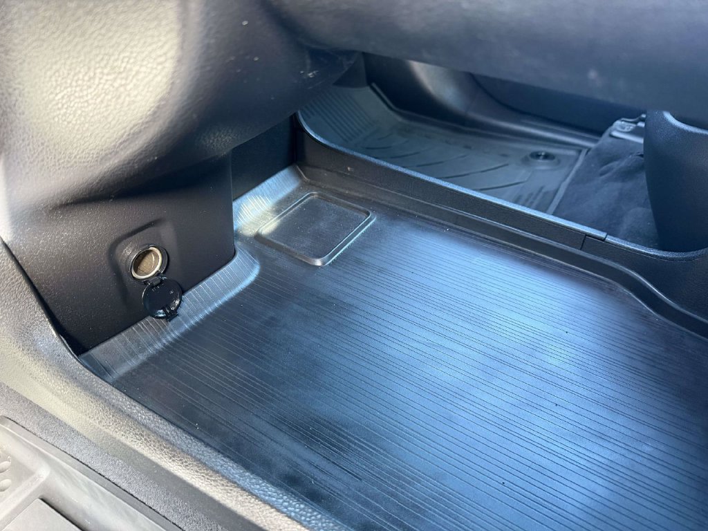 Used 2026 Toyota Sienna XSE AWD/4WD image 26