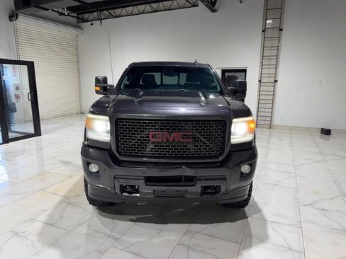 Used 2016 GMC Sierra 2500 Denali w/ Duramax Plus Package AWD/4WD image 2
