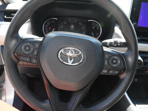 Used 2023 Toyota RAV4 XLE w/ Convenience Package FWD image 13