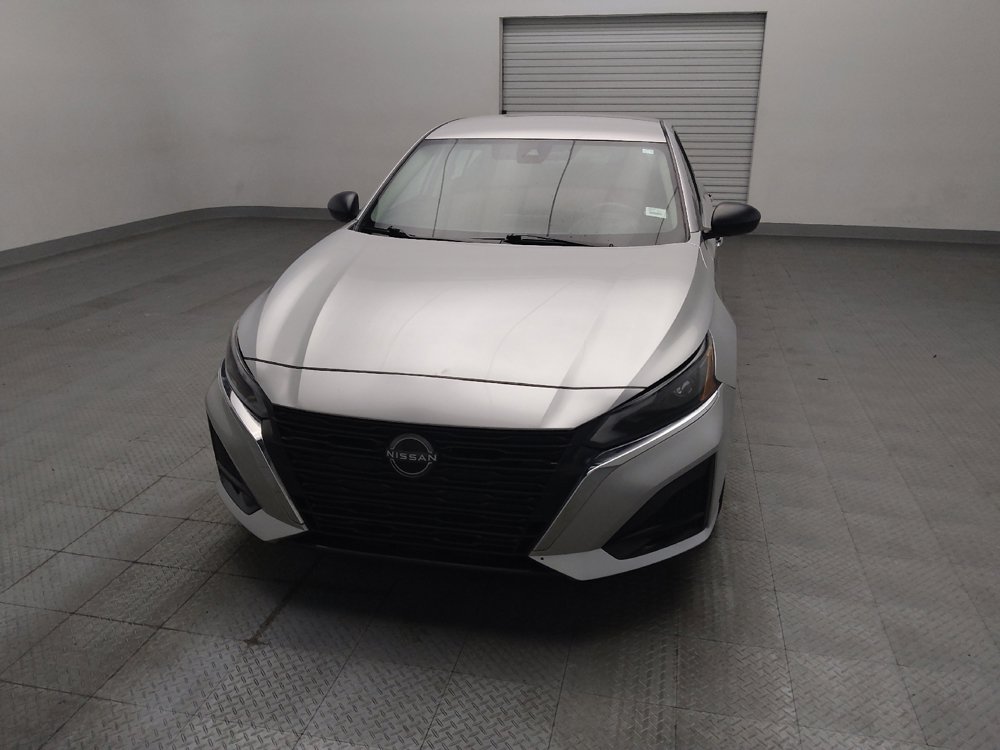 Used 2024 Nissan Altima 2.5 SV FWD image 15