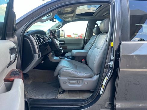 Used 2011 Toyota Sequoia Platinum image 4