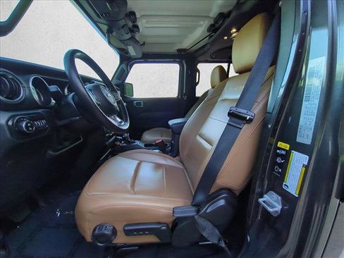 Used 2020 Jeep Gladiator Overland AWD/4WD image 7
