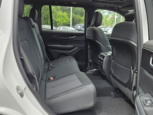 New 2025 Jeep Grand Cherokee Laredo X w/ Luxury Tech Group I image 14