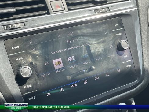 Used 2022 Volkswagen Tiguan SE R-Line image 24