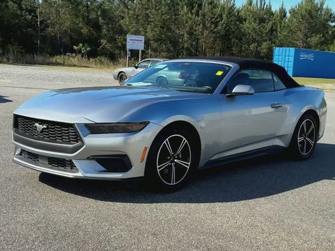Used 2025 Ford Mustang Premium RWD image 4