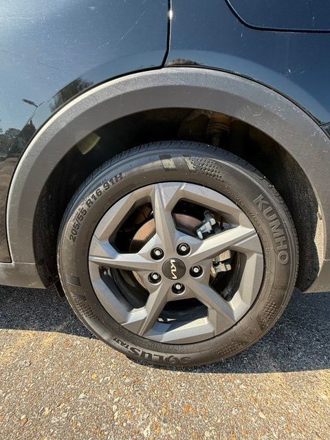 Used 2025 Kia K4 FWD image 6