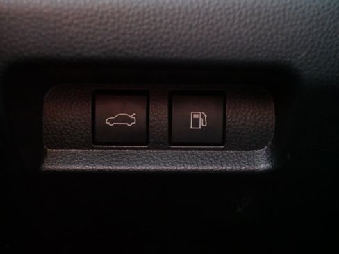 Certified 2024 Toyota Crown XLE image 27