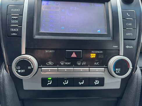 Used 2012 Toyota Camry SE image 19