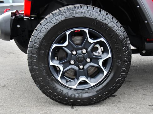 Used 2023 Jeep Wrangler Rubicon image 12