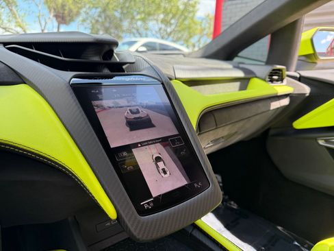 Used 2025 Lamborghini Revuelto Base image 39