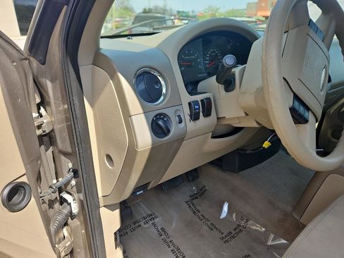 Used 2004 Ford F150 Lariat image 12