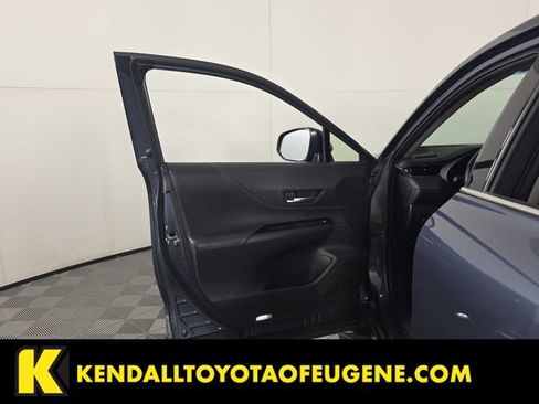 Used 2024 Toyota Venza LE AWD/4WD image 20