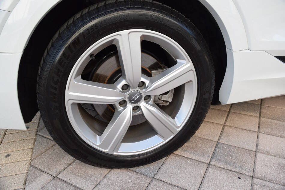 Used 2019 Audi e-tron Prestige w/ Prestige Package AWD/4WD image 91