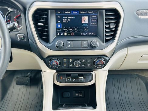 Used 2023 GMC Acadia Denali w/ Denali Ultimate Package image 27