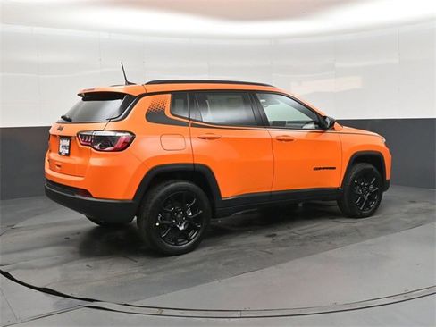 New 2026 Jeep Compass Latitude image 3