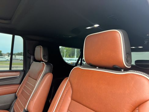 Used 2023 GMC Yukon XL Denali Ultimate AWD/4WD image 25