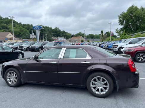 Used 2005 Chrysler 300 C w/ Navigation & Sound Group II RWD image 7