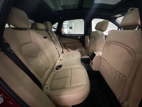 Used 2021 Porsche Macan AWD/4WD image 29