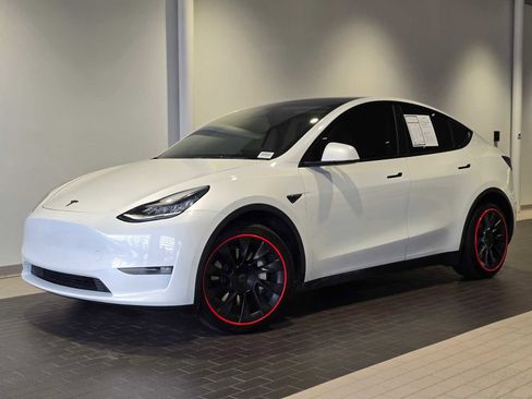 Used 2021 Tesla Model Y Long Range image 1