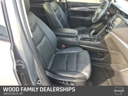 Used 2017 Cadillac XT5 Luxury image 33