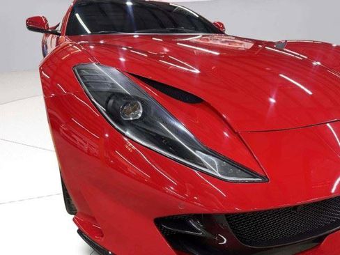 Used 2019 Ferrari 812 Superfast RWD image 14