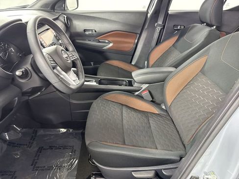 Used 2023 Nissan Kicks SR w/ Interior Electronics Package FWD image 4