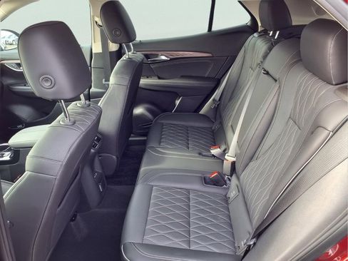 Certified 2023 Buick Envision Avenir AWD/4WD image 21
