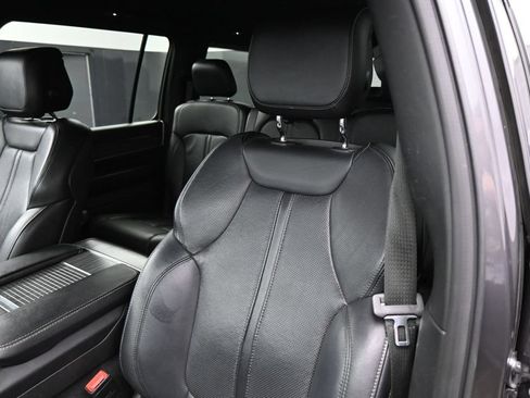 Used 2024 Jeep Wagoneer Series II w/ Flexible Seating Group AWD/4WD image 13