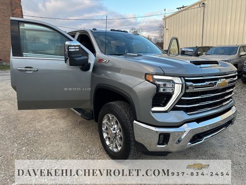 Used 2024 Chevrolet Silverado 3500 LTZ w/ LTZ Plus Package image 32