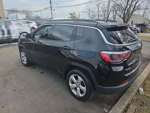 Used 2018 Jeep Compass Latitude image 3
