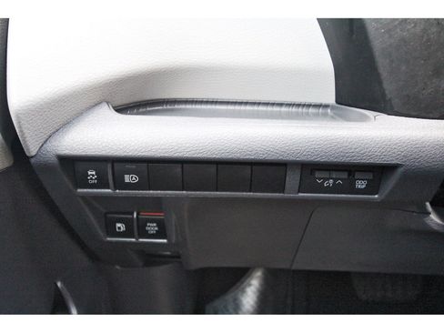 Used 2022 Toyota Sienna XLE FWD image 18