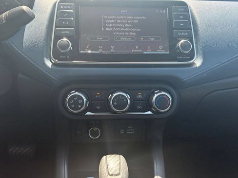 Used 2025 Nissan Versa SV FWD image 16