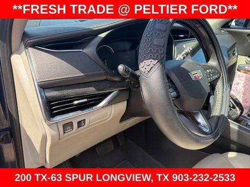 Used 2020 Cadillac XT4 Premium Luxury FWD image 7