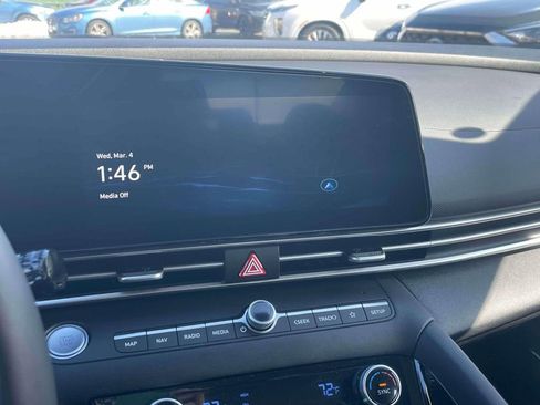 Used 2023 Hyundai Elantra SEL w/ Convenience Package image 25