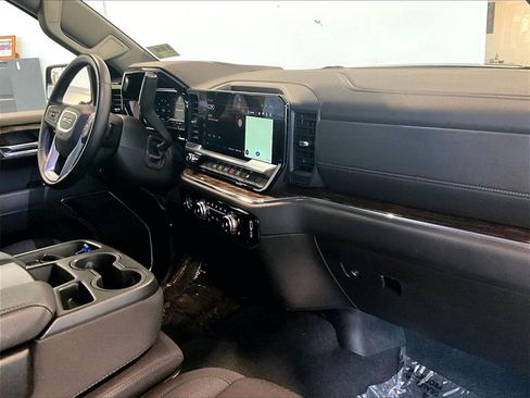 Used 2024 GMC Sierra 1500 Elevation image 14
