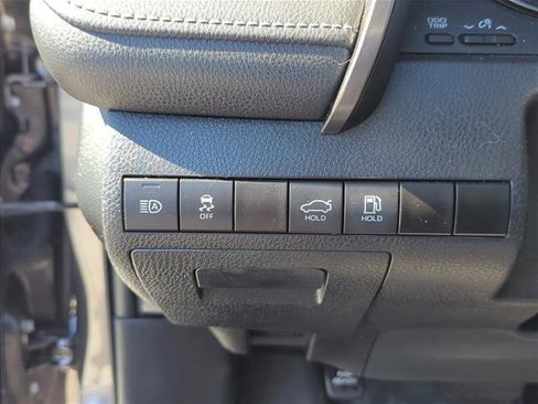 Used 2022 Toyota Camry SE image 12