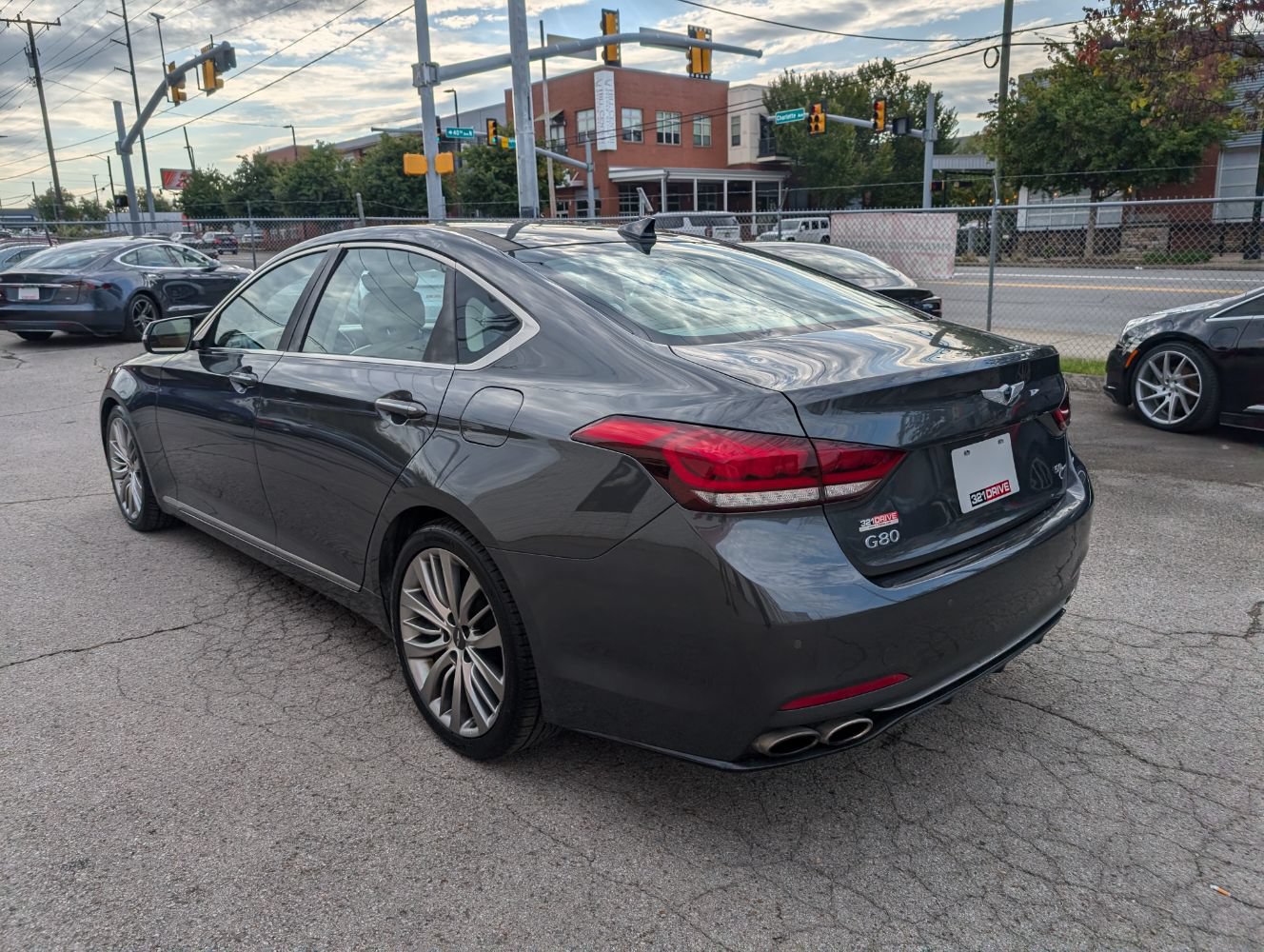 Used 2018 Genesis G80 5.0 Ultimate RWD image 8