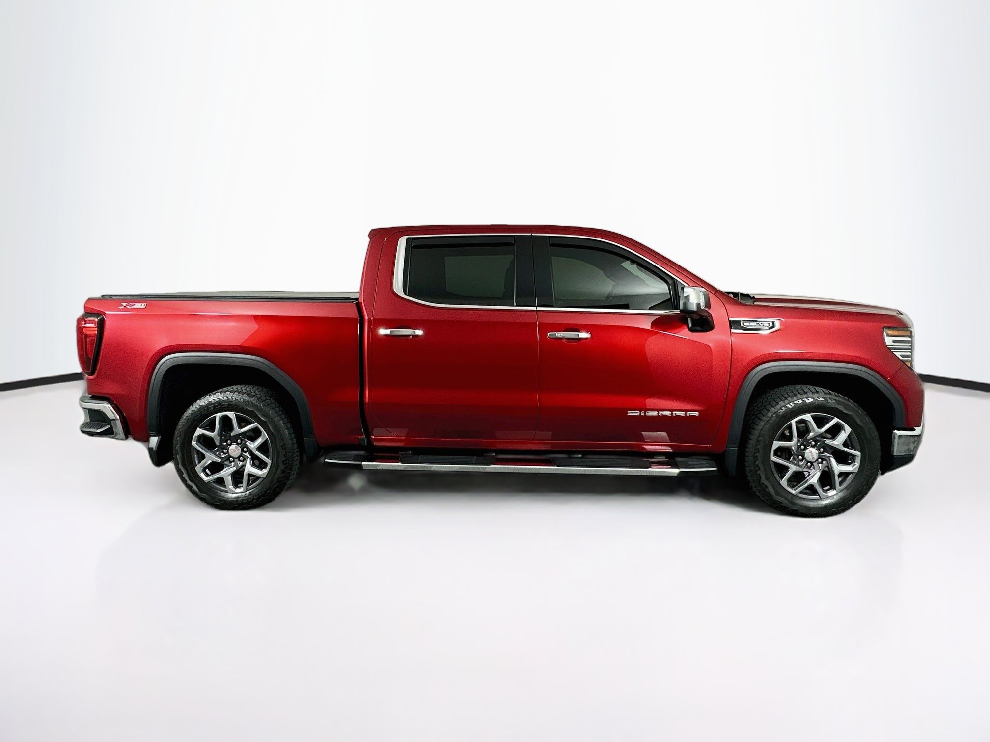 Used 2023 GMC Sierra 1500 SLT w/ SLT Premium Plus Package AWD/4WD image 10