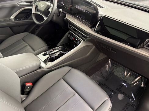 Used 2025 Audi Q5 Premium w/ Convenience Package AWD/4WD image 15