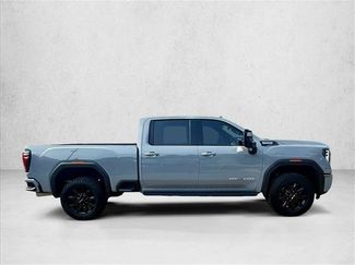 Used 2024 GMC Sierra 2500 AT4 w/ AT4 Premium Plus Package AWD/4WD video 4