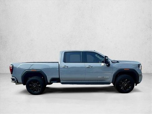 Used 2024 GMC Sierra 2500 AT4 w/ AT4 Premium Plus Package AWD/4WD image 4