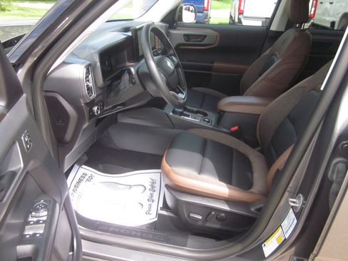 Used 2025 Ford Bronco Sport Outer Banks AWD/4WD image 10