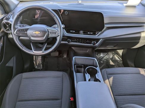 Used 2025 Chevrolet Equinox LT image 24