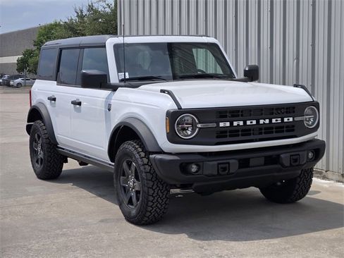 New 2025 Ford Bronco Big Bend w/ Black Diamond Package image 2