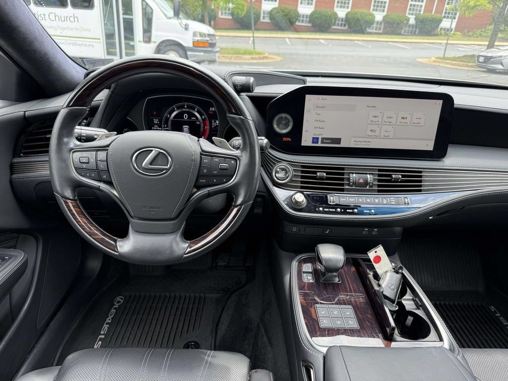 Used 2023 Lexus LS 500 AWD w/ Interior Upgrade Package image 8